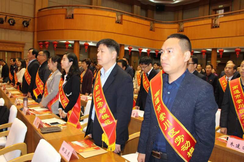 崇川區(qū)勞模王善來(lái)（右一）
